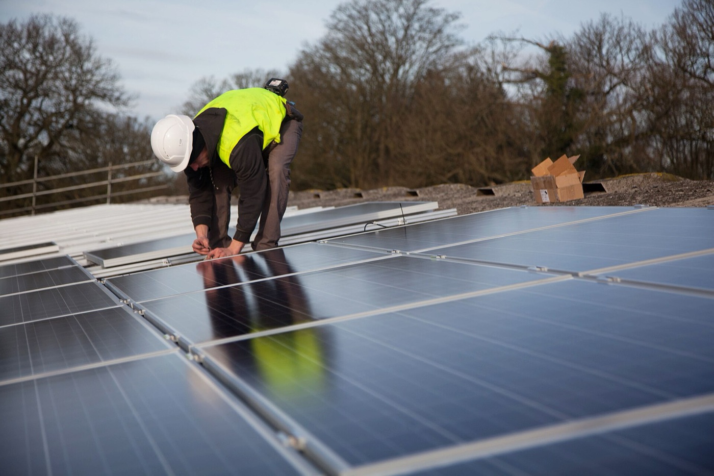 Toiture de hangar agricole équipée de panneaux photovoltaïques